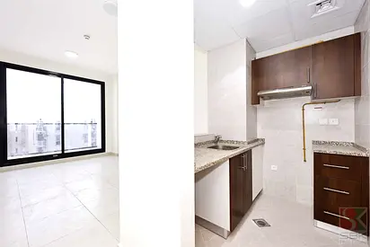One Month Rent Free-Studio Flat Available