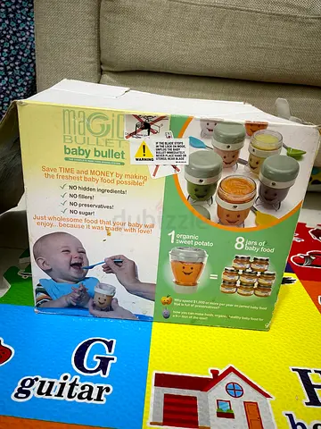 Baby food maker / blender set with jars - lightly used