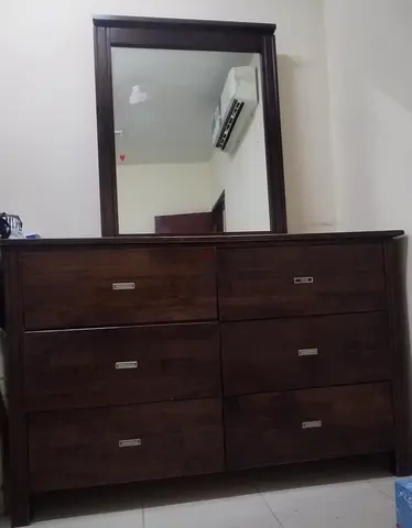 Wooden Dresser with 6 Drawers and Mirror
