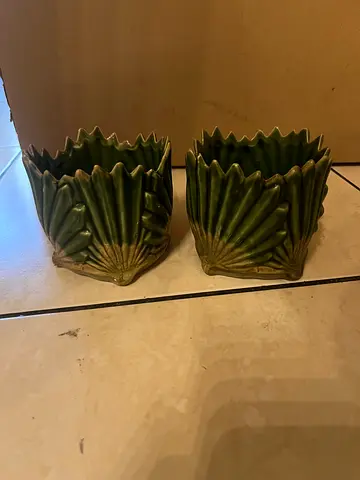 Set of 2 green ceramic plant pots — decorative succulents planters
