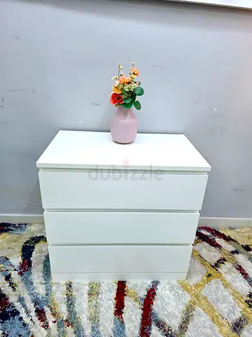 Modern White 3-chaster drawer