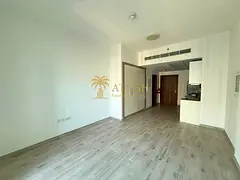 NO COMISSION | High-Floor Studio | Balcony