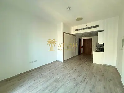 NO COMISSION | High-Floor Studio | Balcony