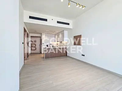 Hot Deal | Fitted Kitchen | Marina view