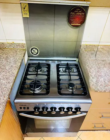Nikai 4 Burner Gas stove with oven