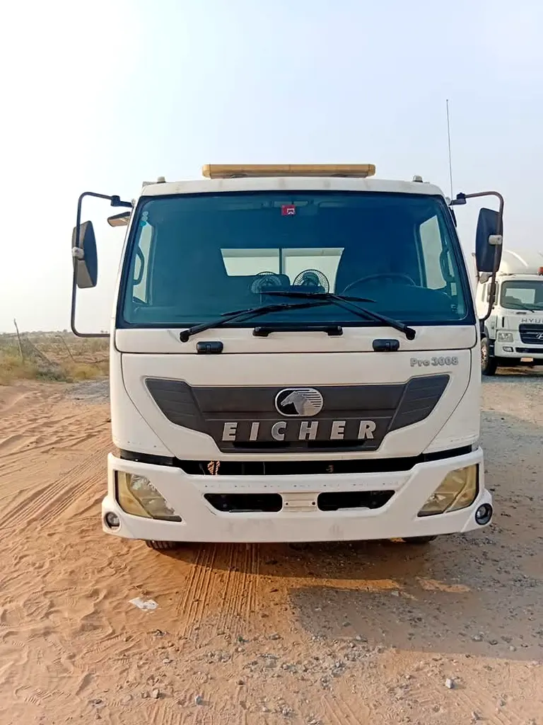 Mitsubishi Canter 2018 — photo 1 of 7