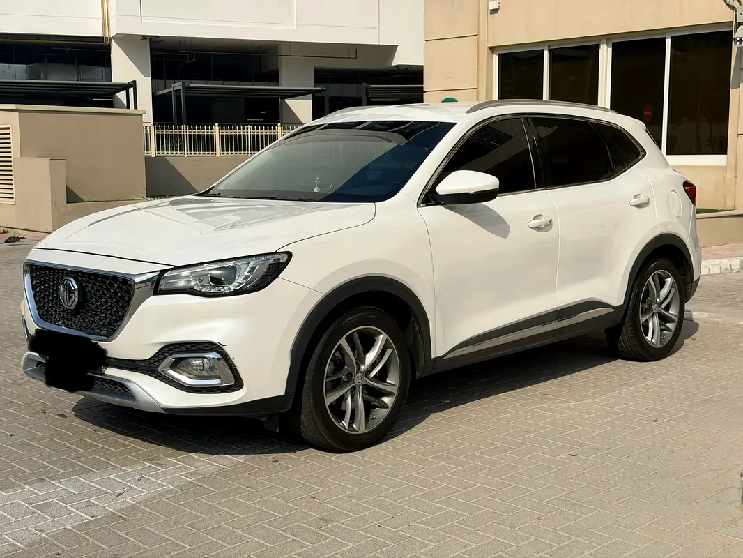 MG HS 2022 — photo 1 of 10