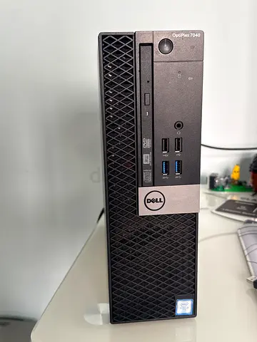 Dell OptiPlex 7040 Small Form Factor Desktop - Intel Core i7 Ram 32gb (working)
