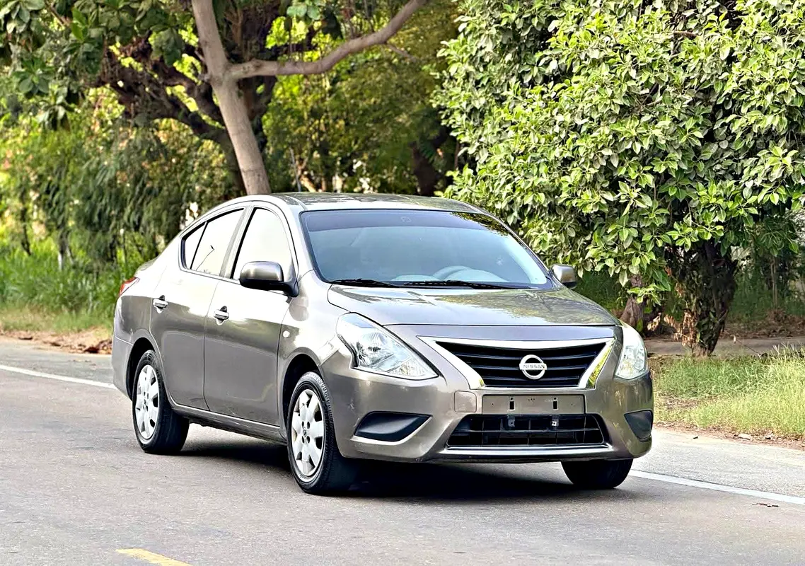 Nissan Sunny 2022 — photo 1 of 15