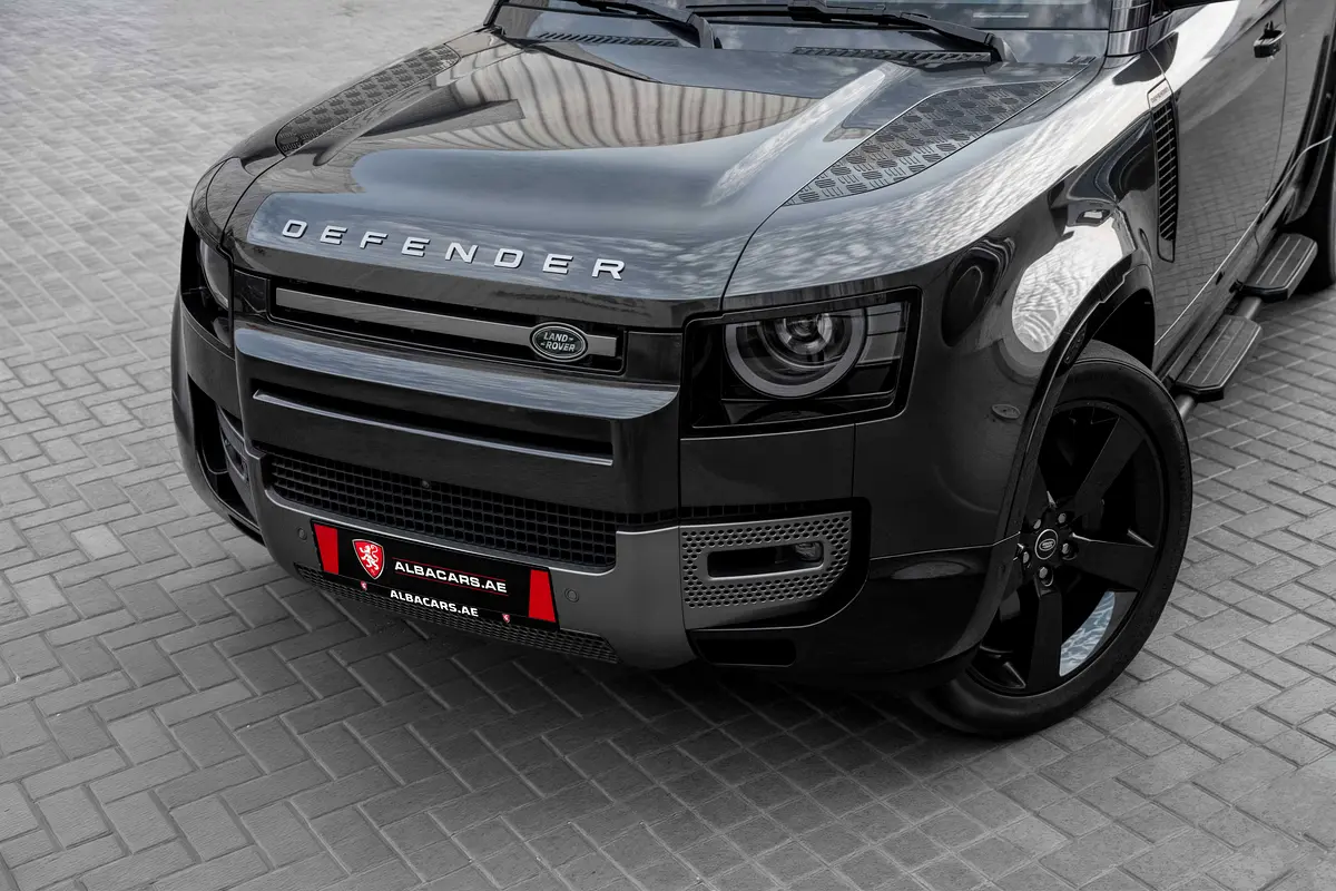Land Rover Defender 2025
