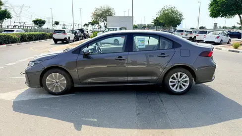 2025 Toyota COROLLA 照片 8
