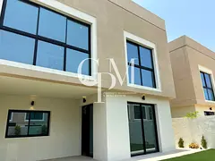 Luxury 4BR Townhouse | Study | Private Garden | Vacant