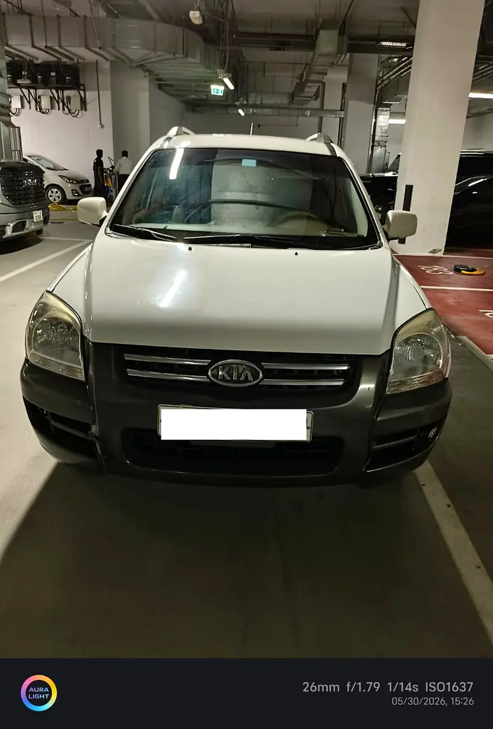 Kia Sportage 2007 — photo 1 of 8