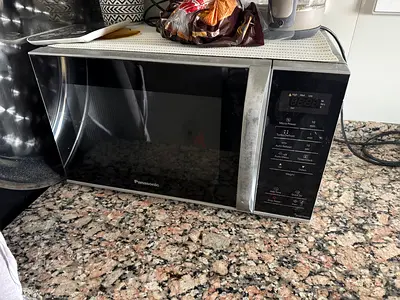 Panasonic Countertop Microwave - Good Working Condition