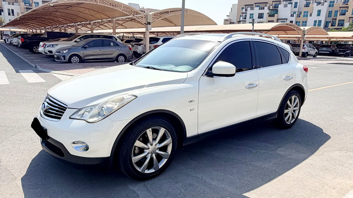 Infiniti QX50 2015 — photo 1 of 10