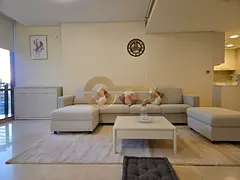 BALCONY | SPACIOUS UNIT | BRIGHT OPEN PLAN LAYOUT