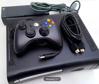 Xbox 360 jailbreaked very good condition bundle