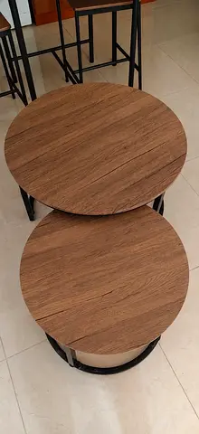 Set of 2 Round Nesting Side Tables with Wood-Effect Tops and Black Metal Frames