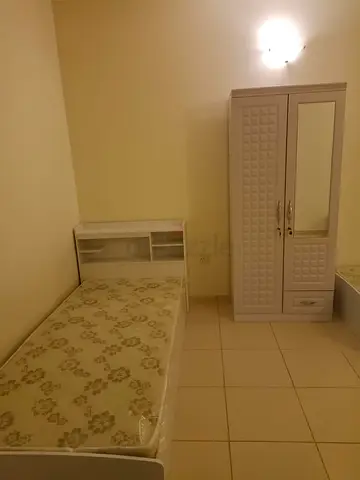 Executive bed space available in Al Karama
