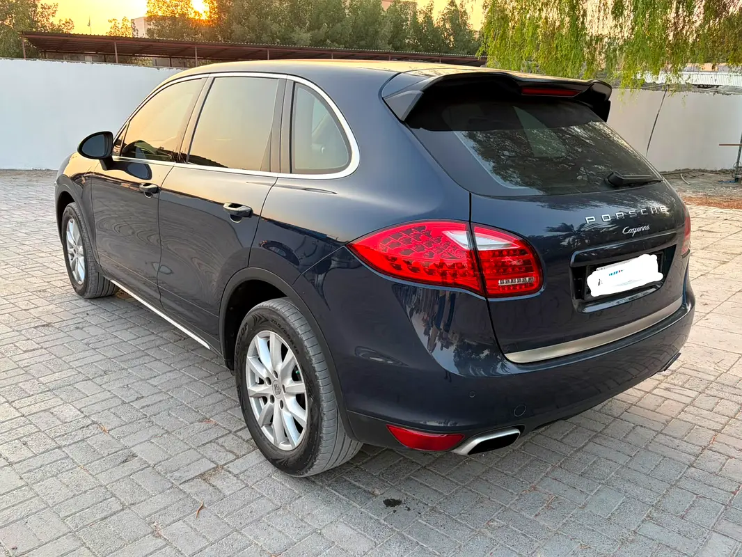 Porsche Cayenne 2014 — photo 1 of 20