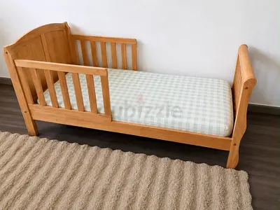 Toddler bed