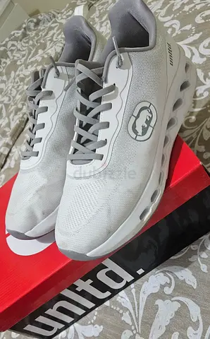 mens athletic sneakers, size 44