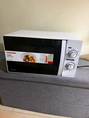 Toshiba Compact Microwave Oven - Good Working Condition