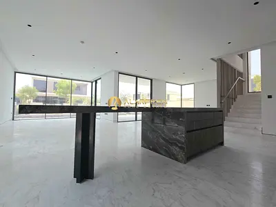 فيلا من 5 غرف نوم | هارموني 3 | إطلالات على مجتمع البحيرة | تصميم حديث