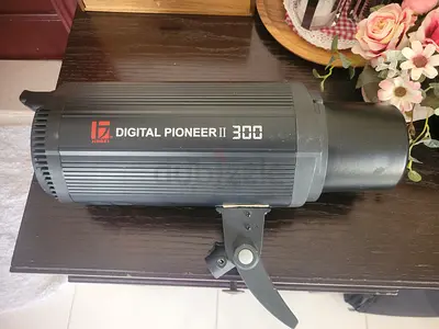 Jinbei Digital Pioneer II 300 (300Ws) professional studio flash/strobe light