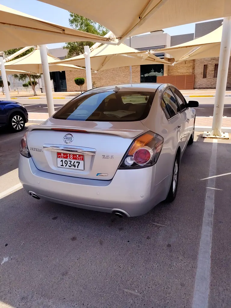 Nissan Altima 2011 — photo 1 of 9