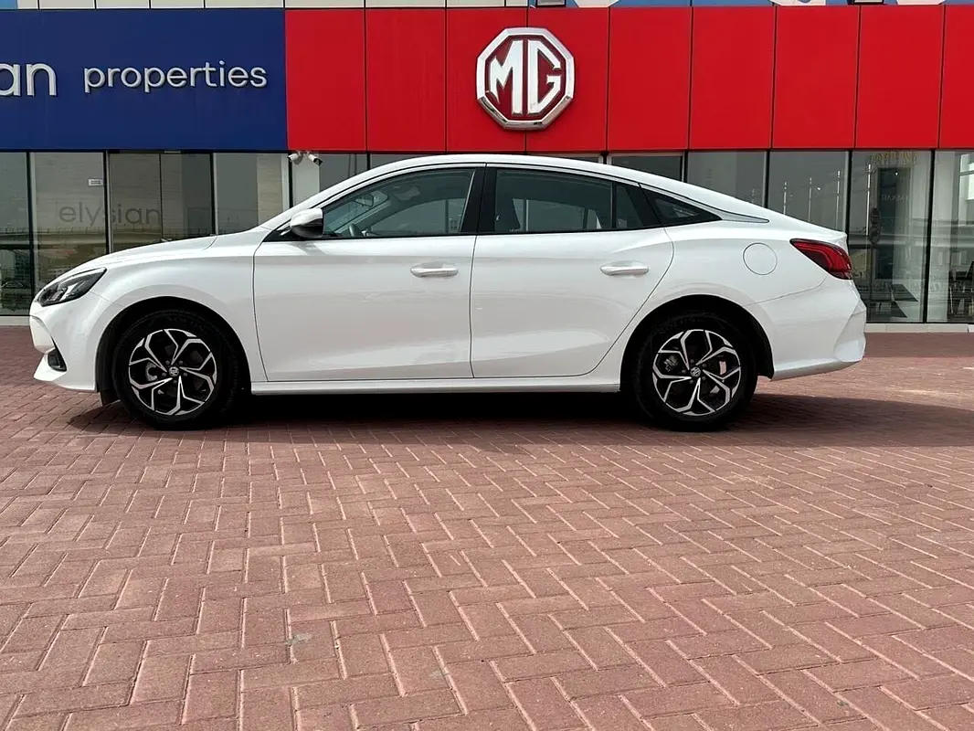 MG GT 2025 — photo 1 of 9