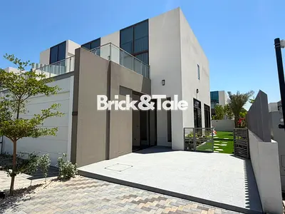 move now |Upgraded & furnished | Corner Park | Flexible payments | Hot Deal
