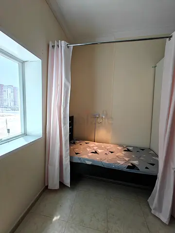 URGENT - Move out sale - Single bed with mattress and cupboards - good condition