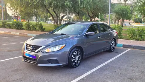 2017 Nissan Altima S | Low Mileage | Drives Like New | Excellent conditions