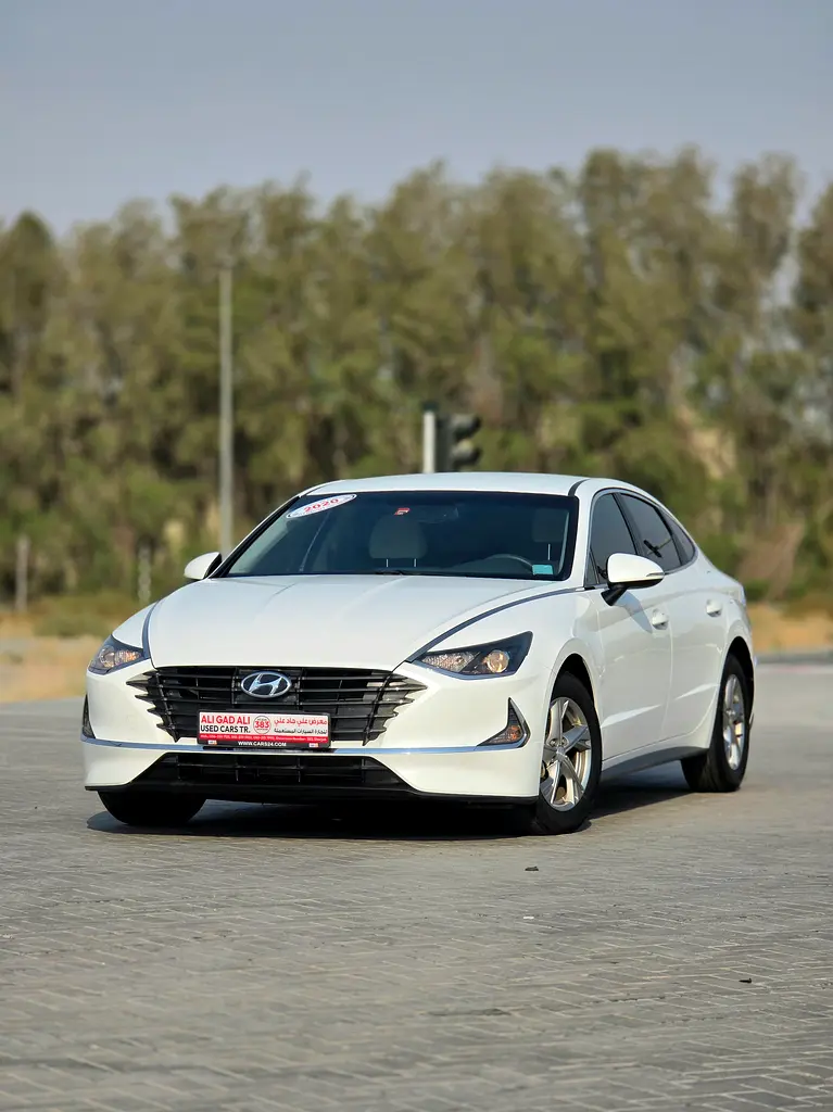 Hyundai Sonata 2020 — photo 1 of 20