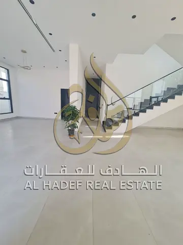 First occupancy detached villa, luxurious design with ultra-deluxe finishing, indoor garage for two cars, outdoor garage, ready for immediate occupanc