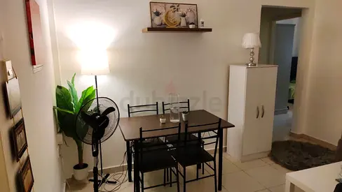 Compact 4-piece dining set