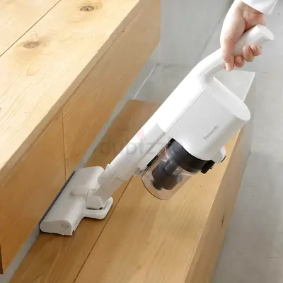 Panasonic Lightweight Cyclone Cordless Stick Vacuum Cleaner MC-SB33J