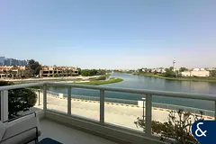 Upgraded | 2 Bed Duplex | Full Lake View
