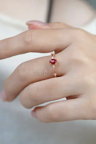 18k gold, diamond pigeon blood red, 28 points