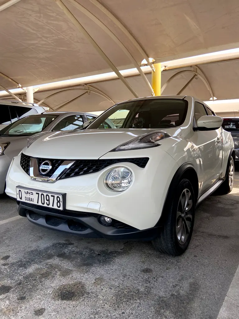 Nissan Juke 2015 — photo 1 of 8