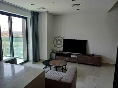 Spacious Studio | Fitted Kitchen | Community View