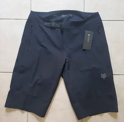 Fox Defend Shorts Black Size 34 - 250 aed