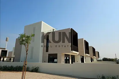 Single Row | Burj Views | Prime Location | Corner Villa