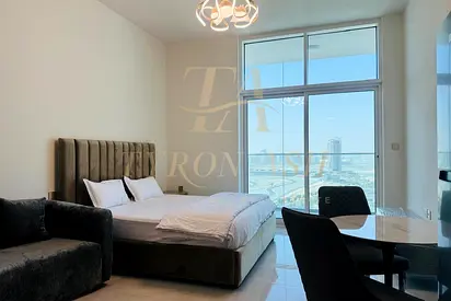Bright Furnished Studio | Great Amenities