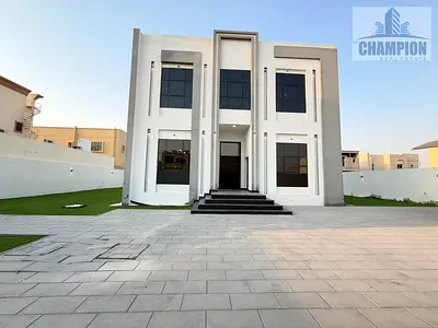 5 BR Villa in Al Aweer with Private Garden