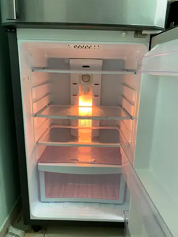 225 L Gross volume Refrigerator