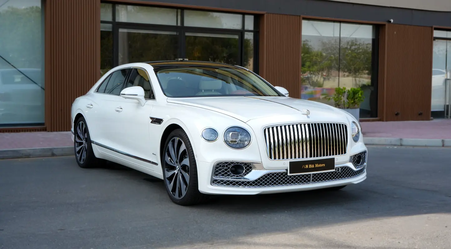 Bentley Flying Spur 2024 — photo 1 of 11