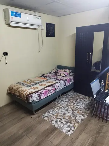 Executive Bed Space One Person Only.
