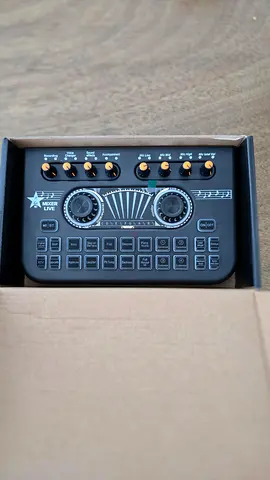 Portable USB Audio Mixer with Effects - Compact Sound Card Interface